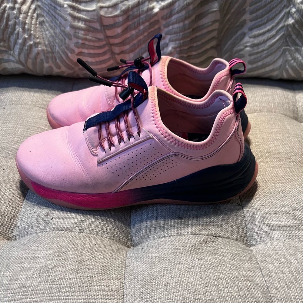 Clove nursing healthcare shoes